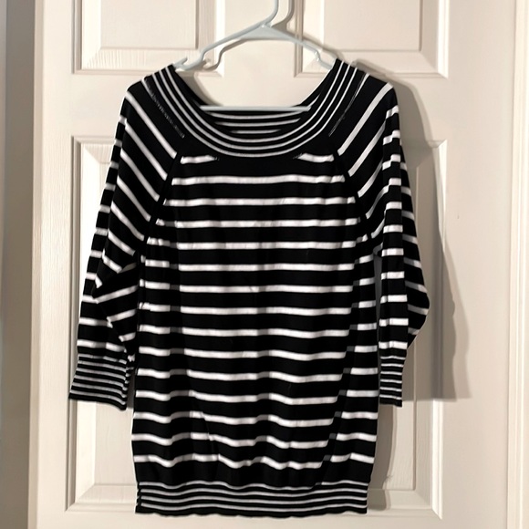 “Relax” by Tommy Bahama - Picture 1 of 2